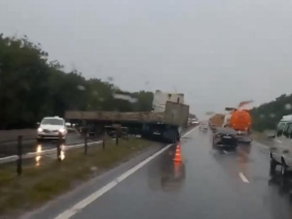 Под Новочеркасском из-за ДТП парализовало движение на трассе М-4 «Дон»