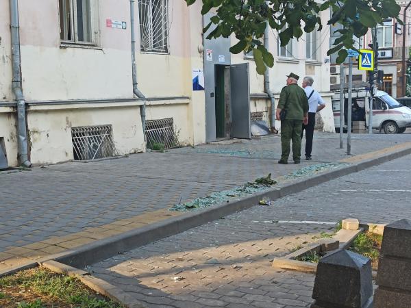 В Батайске упавший беспилотник попал в нежилой дом