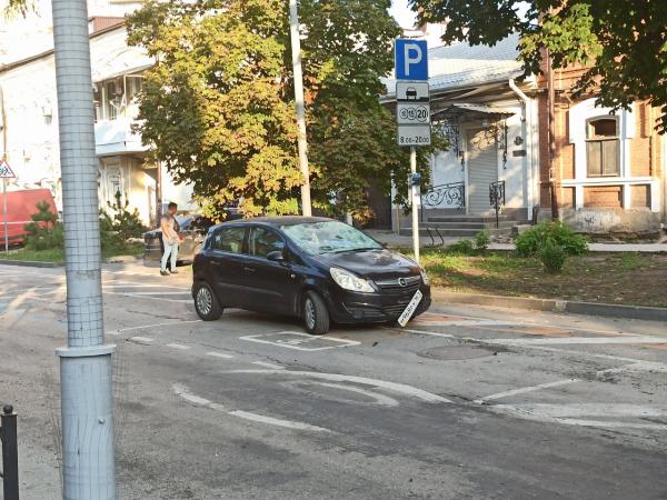 При падении беспилотника в Ростове повреждения получили 10 автомобилей