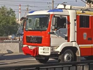 Более 30 спасателей тушили пожар в офисном здании в центре Ростова
