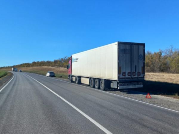 Пассажирка грузовика пострадала в ДТП на трассе Волгоград – Каменск