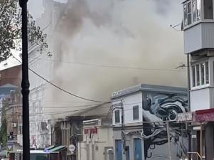 Видео с места пожара в ресторане «Раки и гады» в Ростове