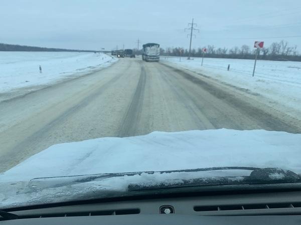 Водители пожаловались на скользкую дорогу в Ростовской области