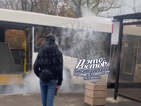 В Ростове автобус № 94 задымился на ходу