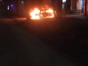 В Таганроге неизвестные сожгли два автомобиля