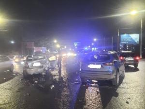 Три человека пострадали в массовой аварии в Ростове