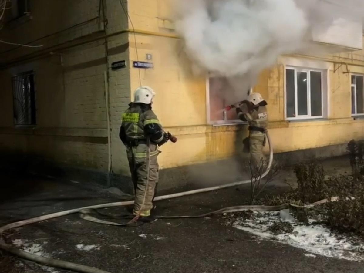 В центре Миллерово из-за пожара эвакуировали многоквартирный дом » DonDay -  новости Ростова-на-Дону. Происшествия, события, новости бизнеса, политики,  культуры и спорта.