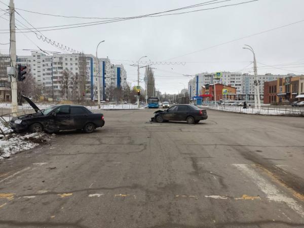 В Волгодонске водитель «Лады» пострадал в ДТП