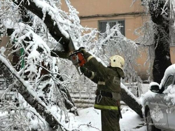 В Ростовской области продлили штормовое предупреждение из-за гололеда