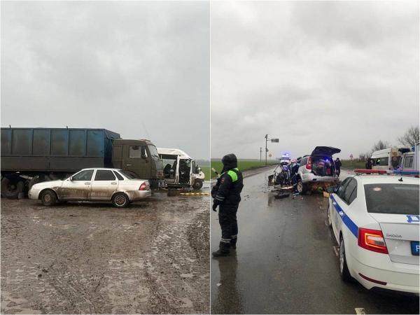 В смертельном ДТП на трассе Ростов - Ставрополь пострадали еще 12 человек