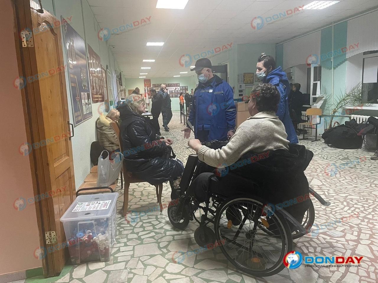 В пункте временного размещения останутся ночевать 26 жильцов дома на Нариманова