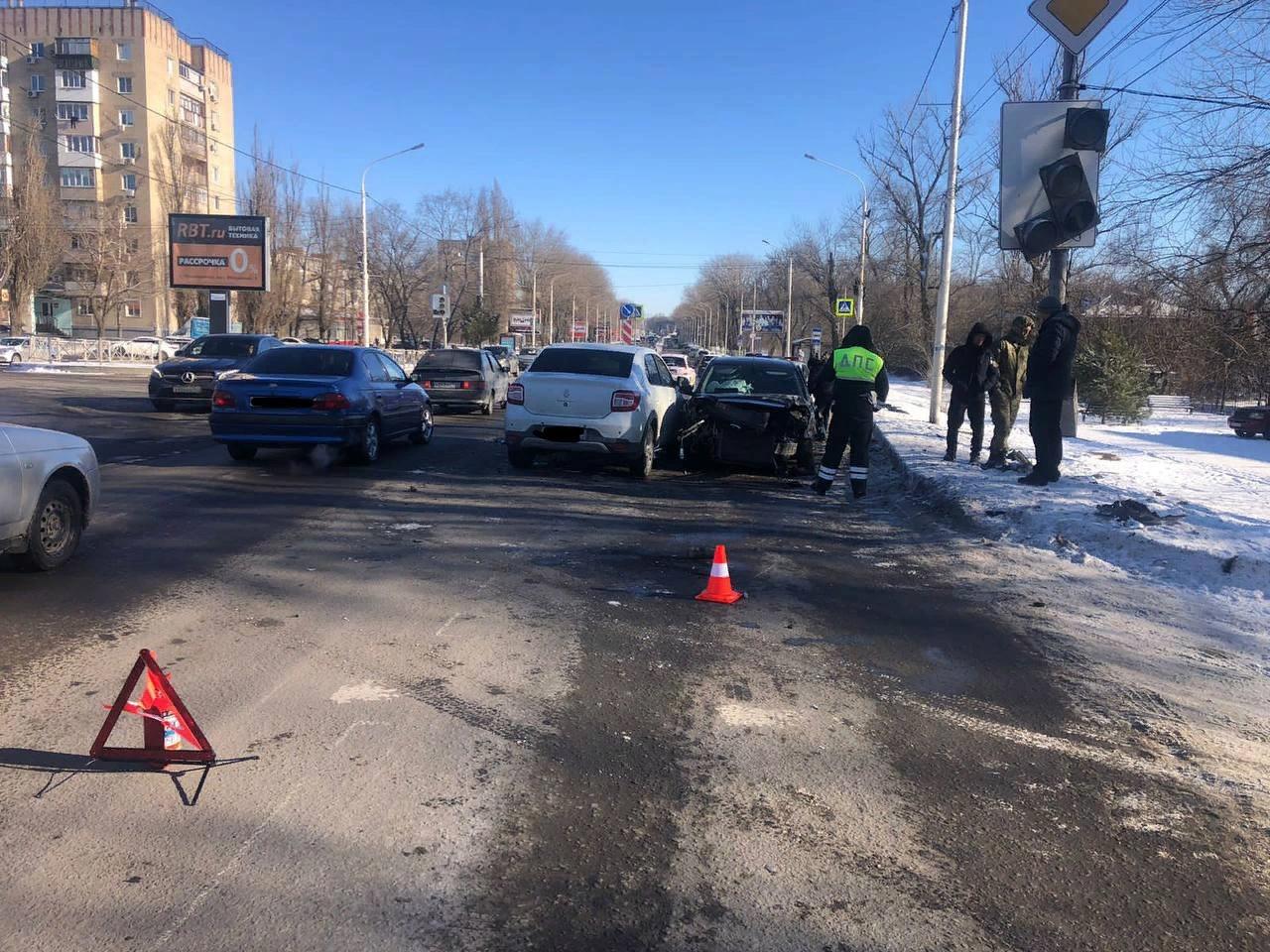 Водитель «Форда» пострадал в ДТП в Новочеркасске » DonDay - новости  Ростова-на-Дону. Происшествия, события, новости бизнеса, политики, культуры  и спорта.