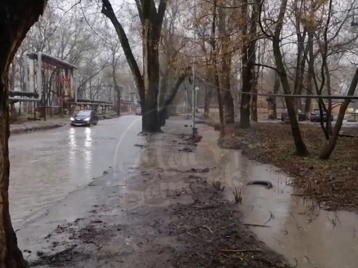 В Батайске Авиагородок вновь ушел под воду » DonDay - новости  Ростова-на-Дону. Происшествия, события, новости бизнеса, политики, культуры  и спорта.