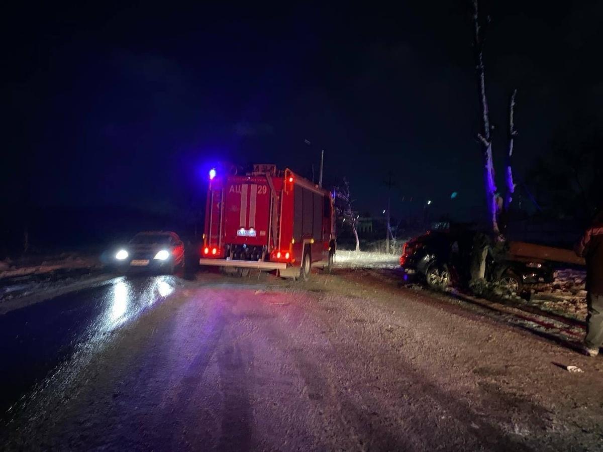 В Новочеркасске двое пострадали в ДТП с иномаркой, врезавшейся в опору ЛЭП  » DonDay - новости Ростова-на-Дону. Происшествия, события, новости бизнеса,  политики, культуры и спорта.