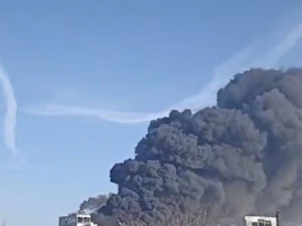В Шахтах после пожара на заводе проверяют качество воздуха
