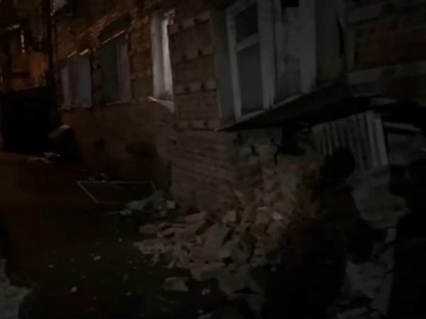 В Ростове на Нариманова обрушилась часть жилого дома