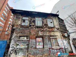 В Ростове на Соколова рушится старинное здание со 100-летней историей