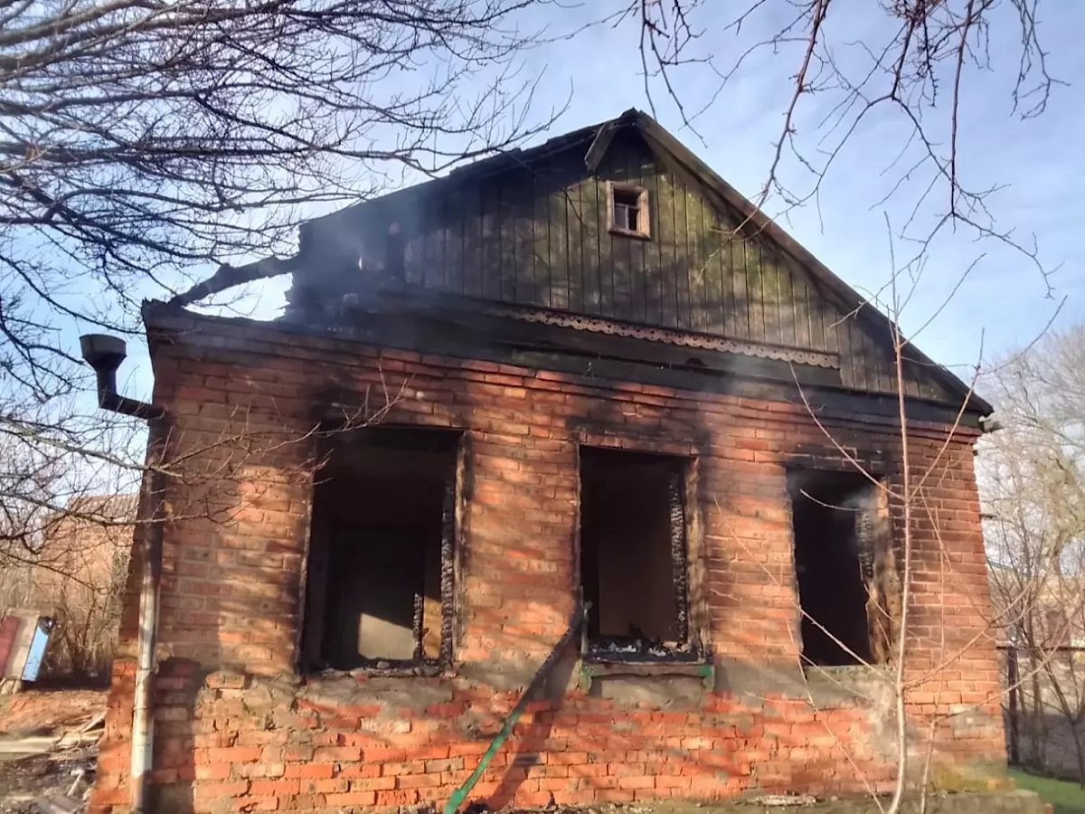 В Азовском районе мать-одиночка с двумя детьми осталась без крыши над  головой » DonDay - новости Ростова-на-Дону. Происшествия, события, новости  бизнеса, политики, культуры и спорта.