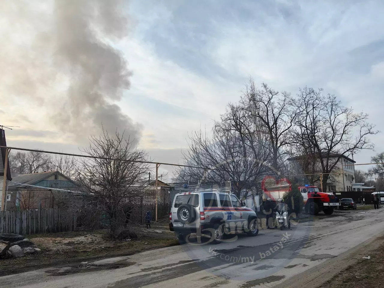 В Батайске загорелся жилой дом » DonDay - новости Ростова-на-Дону.  Происшествия, события, новости бизнеса, политики, культуры и спорта.