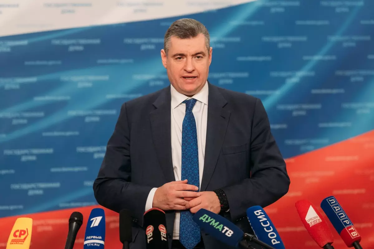 Российский паспорт надо заслужить
