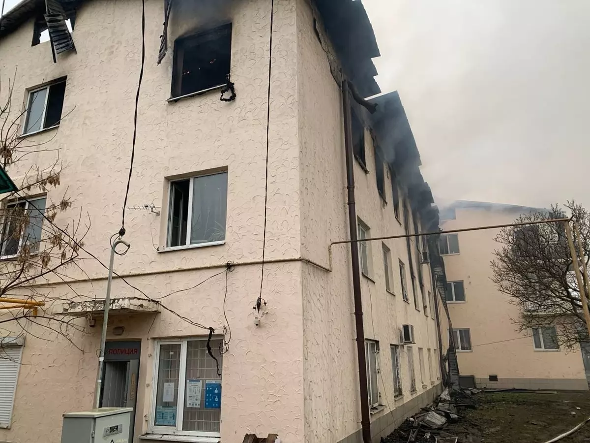 Шокирующее видео крупного пожара в жилом доме в Зернограде » DonDay -  новости Ростова-на-Дону. Происшествия, события, новости бизнеса, политики,  культуры и спорта.