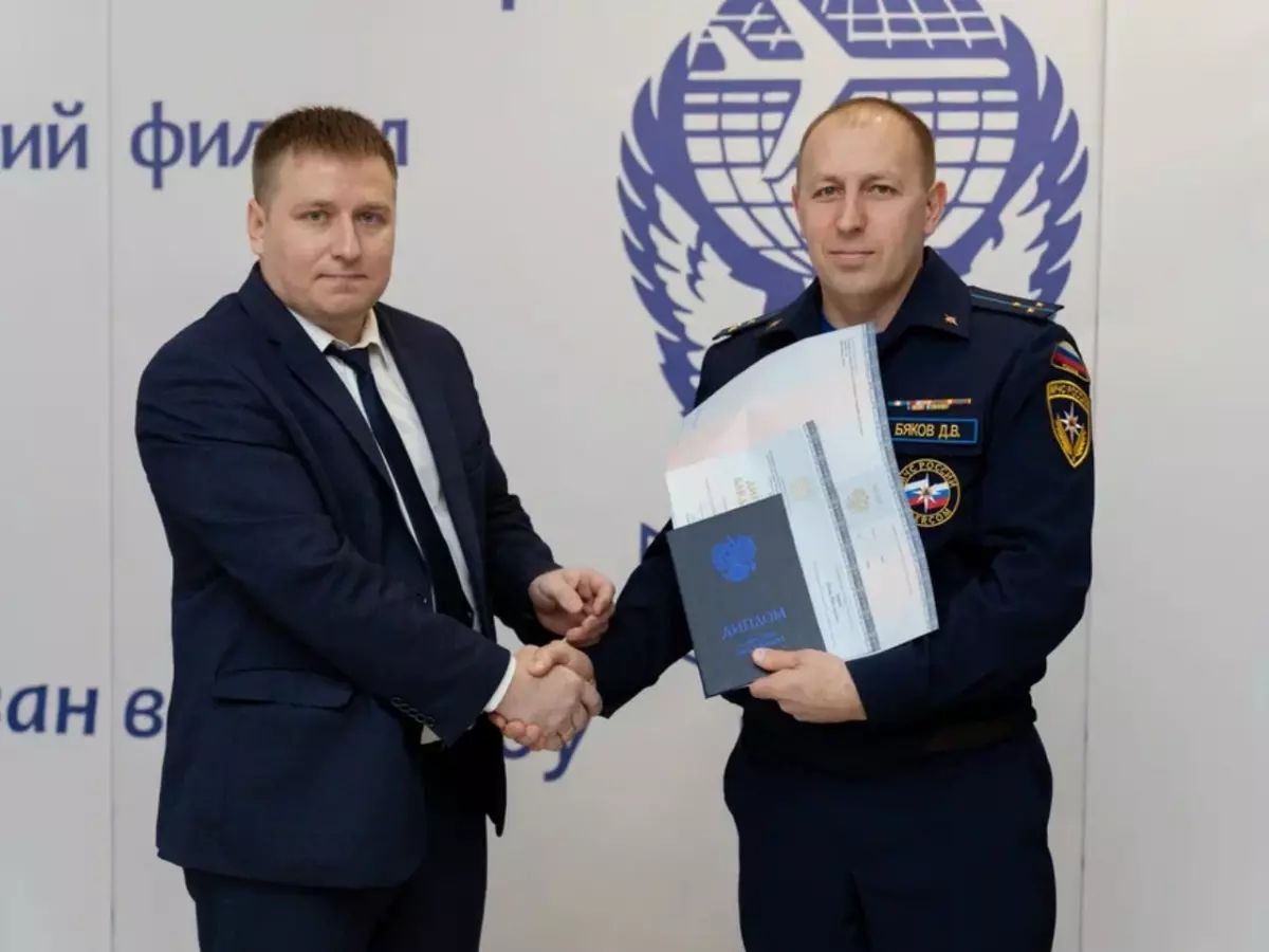 В Ростовском филиале МГТУ ГА состоялось вручение дипломов выпускникам