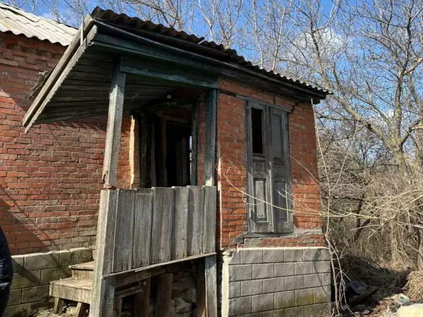 В Шахтах при пожаре в частном доме 55-летний мужчина получил ожоги