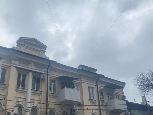 Град с дождем обрушился на Ростов