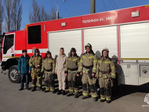 В Волгодонске прохожий спас парня из горящей квартиры