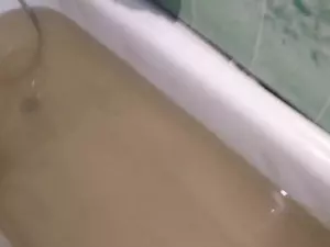 Администрация Каменска назвала вонючую грязную воду соответствующей нормам