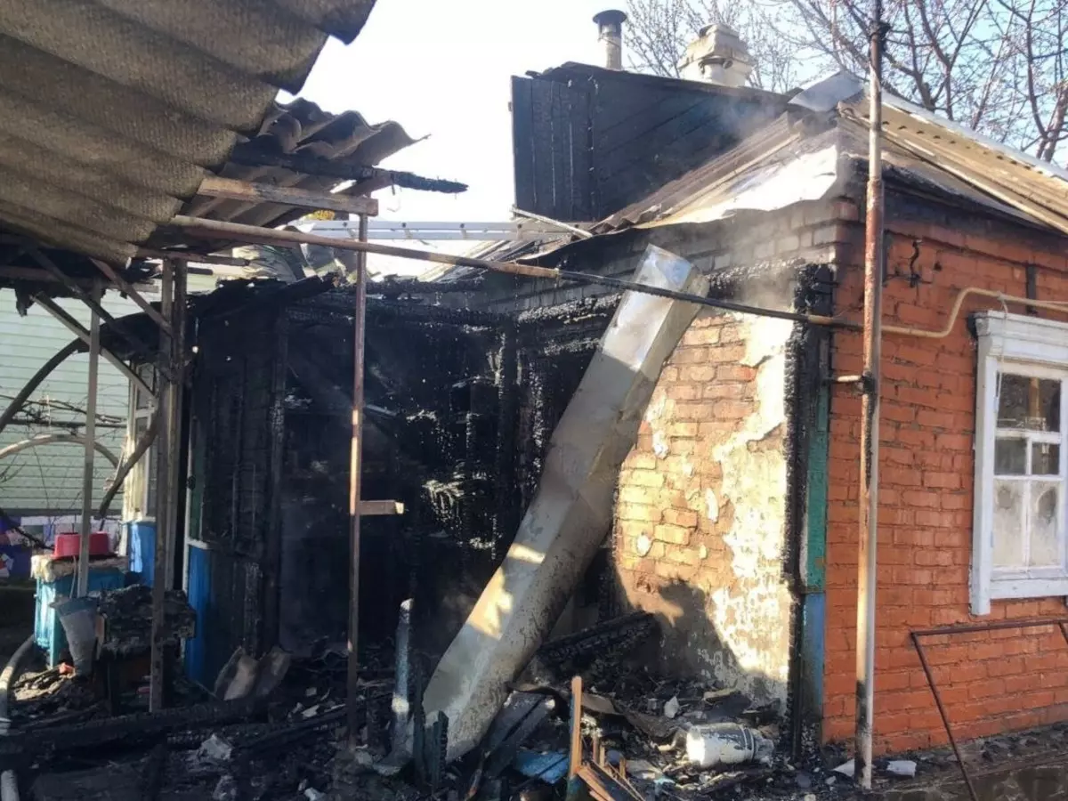 В Шахтах мужчина получил ожог лица при пожаре в частном доме » DonDay -  новости Ростова-на-Дону. Происшествия, события, новости бизнеса, политики,  культуры и спорта.