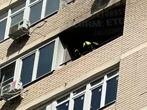 В Ростове из горящего на Нансена дома эвакуируют жильцов