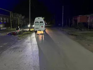 В Ростовской области 47-летний скутерист врезался в опору ЛЭП и разбился насмерть