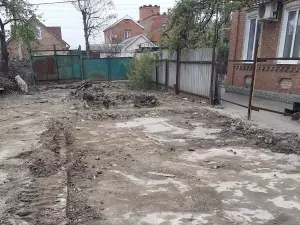 В Батайске полностью снесли дом, часть которого рухнула из-за подтопления