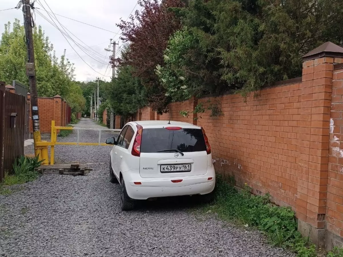 В Ростове неизвестные самовольно перекрыли проезд на Заповедной » DonDay -  новости Ростова-на-Дону. Происшествия, события, новости бизнеса, политики,  культуры и спорта.