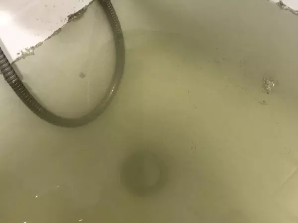 У жителей Ростова из кранов пошла грязная вода