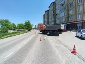 В станице Ессентукской пенсионерку насмерть сбил грузовик
