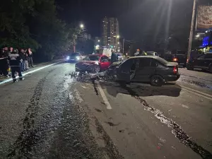 В Ростове на Северном в жестком ДТП пострадали два водителя