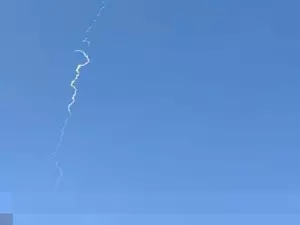 Жители Таганрога сообщают об инверсионных следах