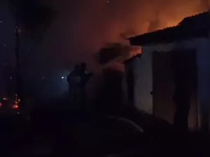 В Шахтах произошел крупный пожар в частном жилом доме
