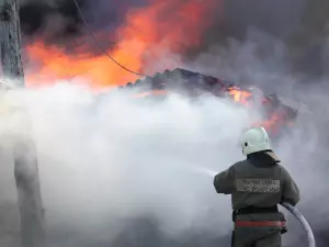 В Ростове при крупном пожаре пострадал 60-летний мужчина