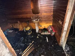 В Ростове сгорела баня в жилом доме