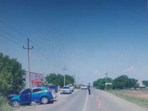В Ростовской области в ДТП с двумя легковушками пострадали пять человек