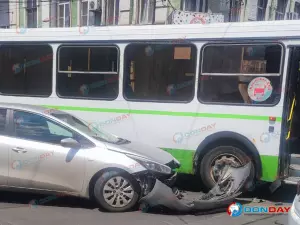 В Ростове на Станиславского водитель автобуса попал в аварию