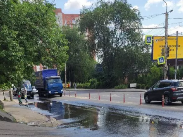 В Ростове Вологодскую топит из-за прорыва канализации