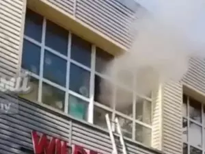 В Ростове на 2-й Краснодарской загорелся магазин