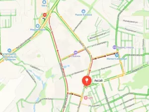 На трассе в районе ТЦ «Мега» образовалась пробка