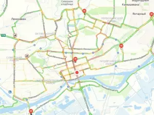Восьмибалльные пробки сковали Ростов накануне Дня России