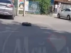 В Батайске у «ГАЗели» во время движения отвалилось колесо