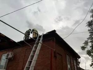 В Ростовской области при пожаре в частном доме спасли мужчину